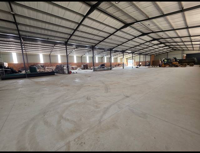 1,632M² WAREHOUSE TO LET IN AEROTON
